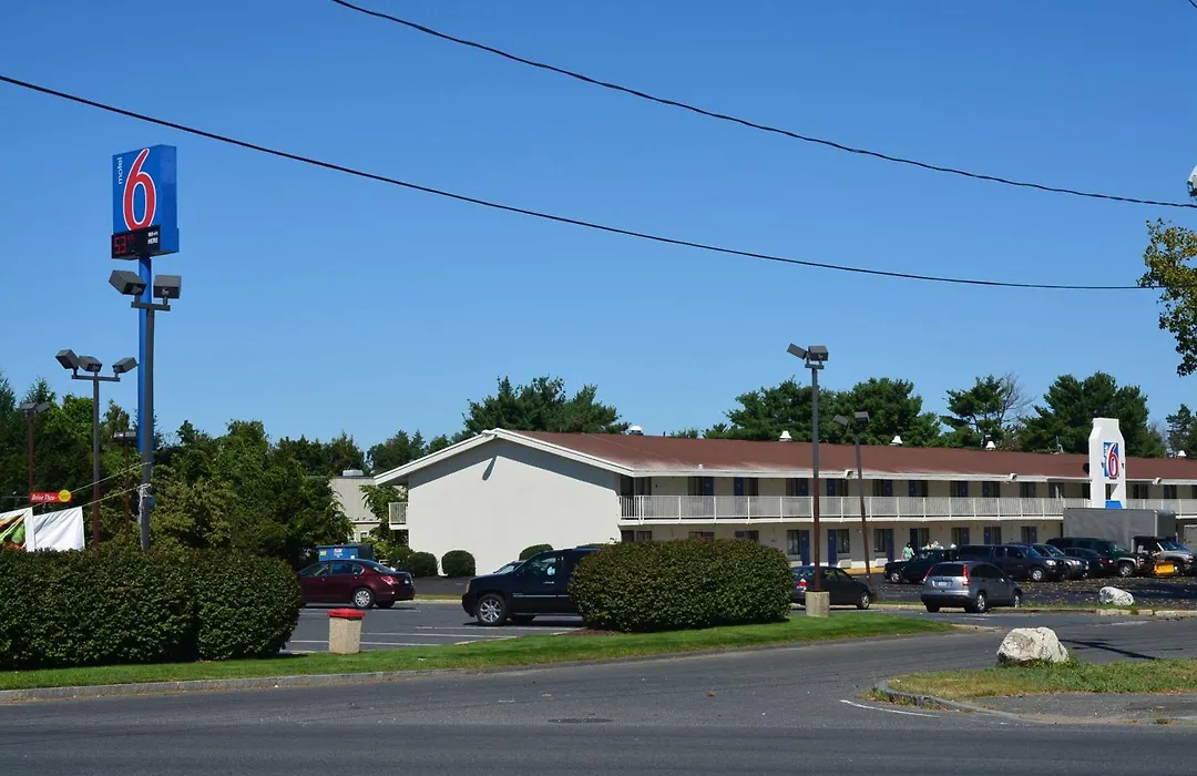 Motel 6-Chicopee, Ma - Springfield-1