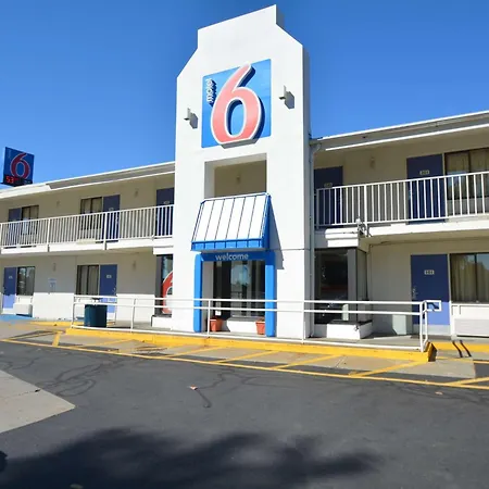 Motel 6-Chicopee, Ma - Springfield-2